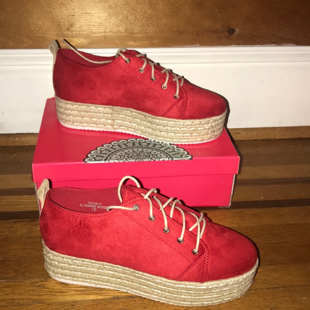 2 shoes the same different color available now!